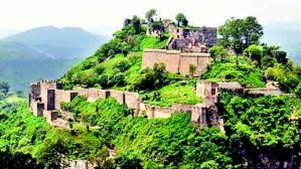 हिमाचल प्रदेश के सबसे बड़े किले के रूप में प्रतिष्ठित है कांगड़ा किला 