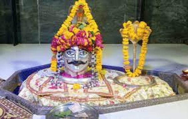 अति प्राचीन बाबा सिद्धनाथ शिव मंदिर
