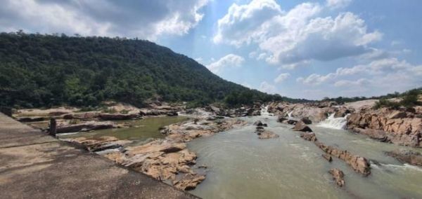 खूंटी का सबसे सुरक्षित पर्यटन स्थल है तोरपा की सप्तधारा