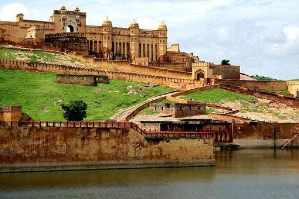 राजस्थान का भव्य किला आमेर 