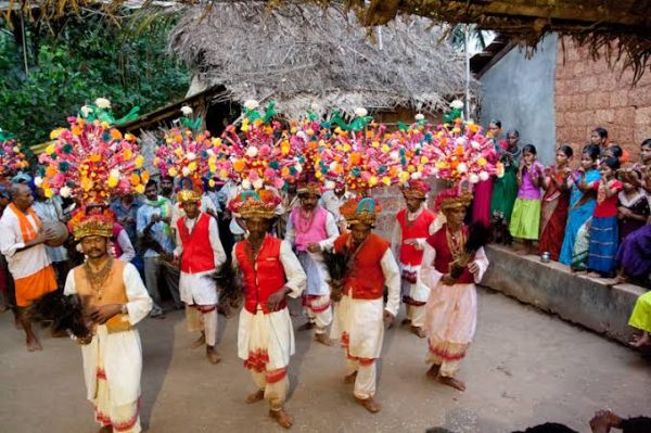  कर्नाटक का आकर्षक लोक नृत्य - सुग्गी कुनिथा