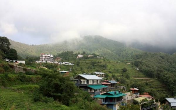 आकर्षक और सुंदर पक्षियों को देखने और कैंपिंग का मजा लेने के लिए एक बार जरूर जाएं पंगोट हिल स्टेशन 