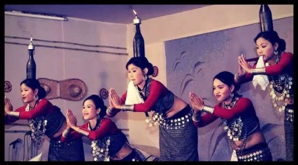 त्रिपुरा को प्रतिनिधित्व करती यहां के आकर्षक लोक नृत्य 