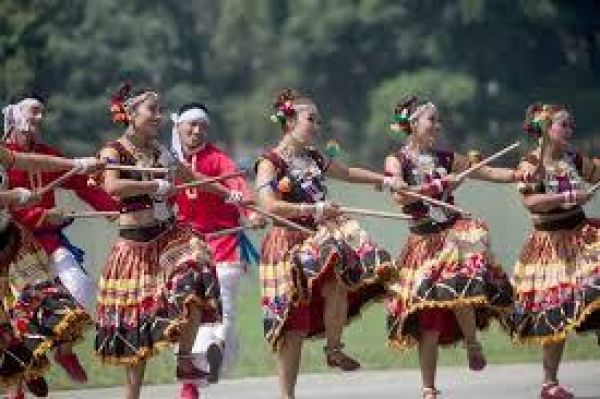 मनमोहक नेपाली नृत्य और संगीत 