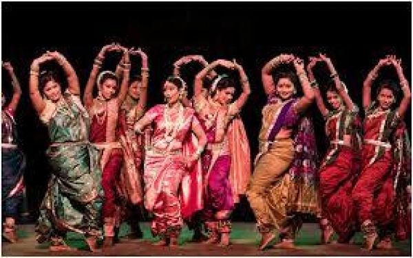 महाराष्ट्र की संस्कृति को प्रतिनिधित्व करती महाराष्ट्र के लोक नृत्य