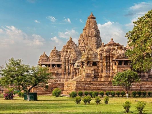  जानिए ऐतिहासिक और सांस्कृतिक शहर खजुराहो के बारें में  