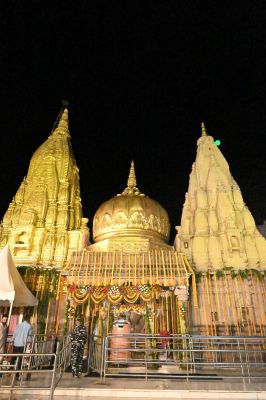 सावन के आखिरी सोमवार पर काशी नगरी हुई केशरियामय 