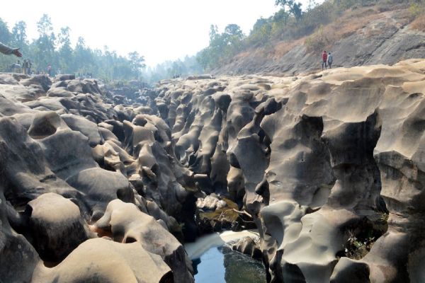 प्रकृति की अद्भुत रचना और सैलानियों का स्वर्ग:  खैवा-बंदारू जलप्रपात !  