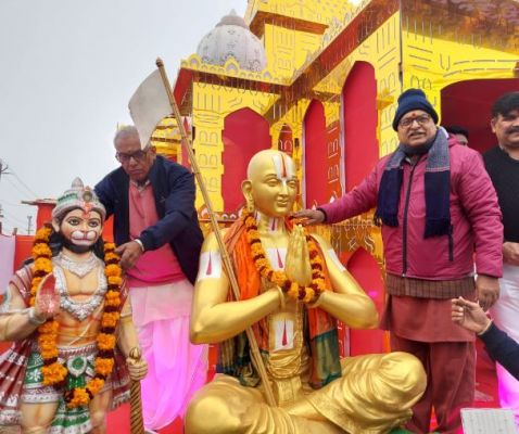 आकर्षण का केन्द्र बनी संत रामानुजाचाजर्य की घूमती हुई प्रतिमा