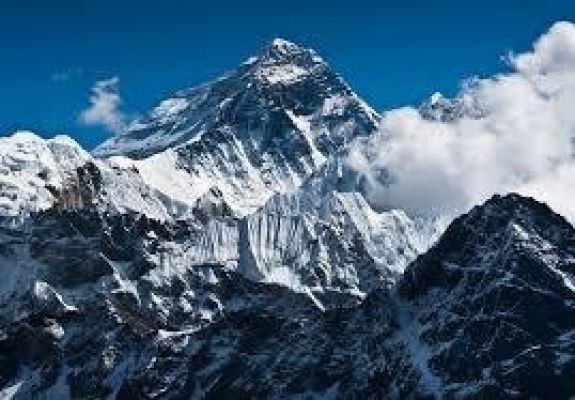 माउंट एवरेस्ट पर लहराया तिरंगा