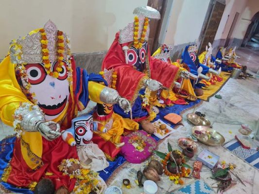  नेत्रोत्सव पूजा विधान में रजत आभूषणों से सुसज्जित भगवान जगन्नाथ के हाेंगे दर्शन