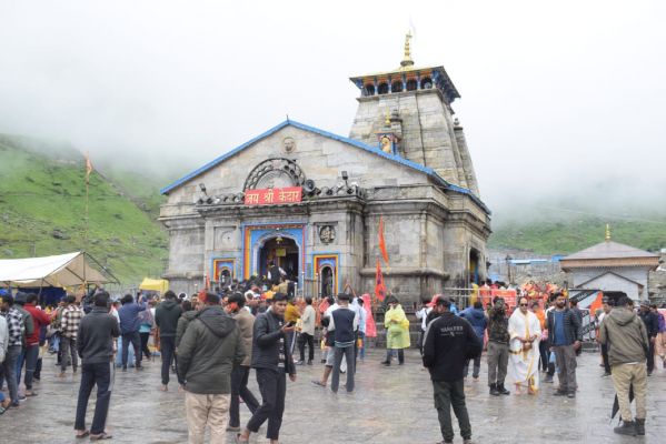 उत्तराखंड में चारधाम यात्रा पर प्रतिबंध हटा