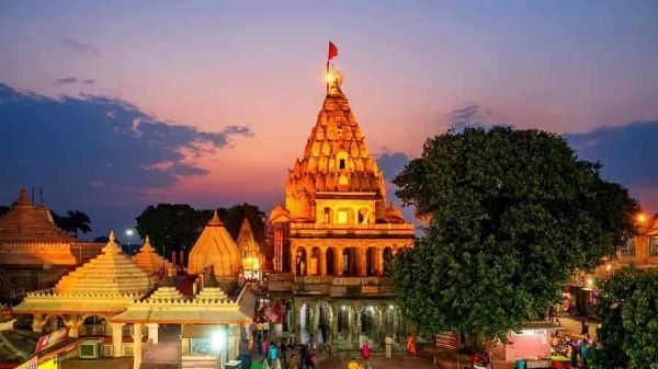 महाकालेश्वर मंदिर में श्रद्धा का सैलाब: 7 दिनों में 11 लाख से अधिक भक्तों ने किए दर्शन, भस्म आरती के लिए उमड़ा जनसैलाब