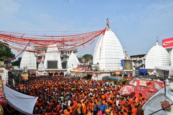  देवघर स्थित बाबा बैद्यनाथ धाम में अबतक 14 .43 लाख श्रद्धालुओं ने किया जलार्पण