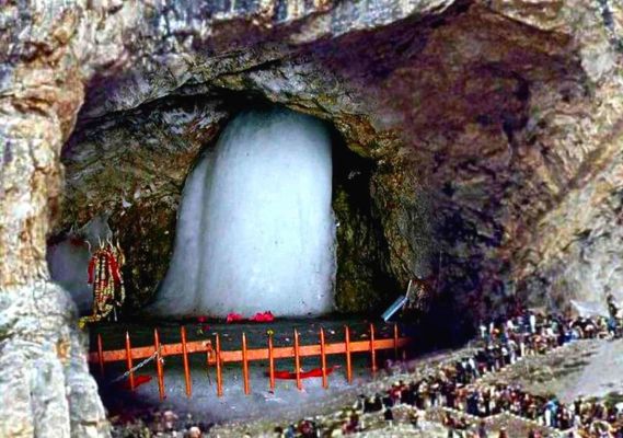 अमरनाथ तीर्थयात्रा: 38 दिनों में लाखों श्रद्धालुओं ने किए दर्शन, नया जत्था रवाना