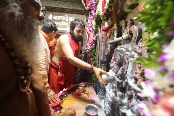  मप्र के उज्जैन नागचंद्रेश्वर मंदिर में नागपंचमी पर सुबह 11 बजे तक चार लाख श्रद्धालुओं ने किए दर्शन
