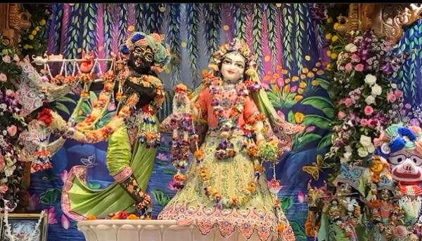 पूरे देश में जन्माष्टमी का उल्लास: मथुरा-वृंदावन में भक्ति की बयार